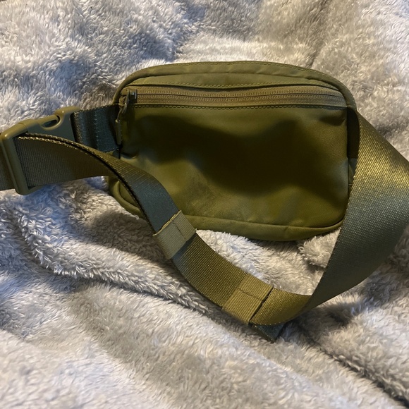 Everywhere belt bag - Picture 2 of 4